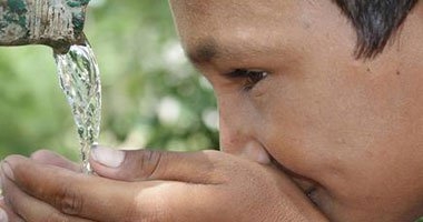 شرب الماء يقلل الوزن ويحمى من الإصابة بالنوبات القلبية وآلام العضلات  