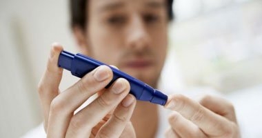 تعرف على مضاعفات انخفاض وارتفاع نسبة السكر بالدم على القلب 