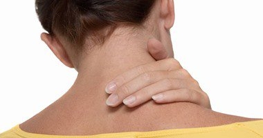 دراسة إنجليزية: استخدام الهواتف الذكية يسبب التجاعيد وتدلى "اللغد"