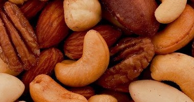 دراسة إسبانية: المكسرات تقى من أمراض القلب والشرايين