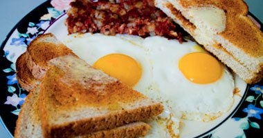 أخصائية تغذية تقدم نظاما غذائيا يجدد النشاط  