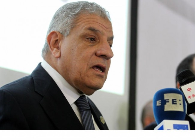 محلب يبحث الاحتياجات الطبية وتطوير المنظومة الصحية بشمال سيناء