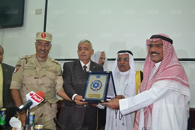 "القبائل العربية" تهدي وحدة غسيل كلوى لـ"السويس العام"