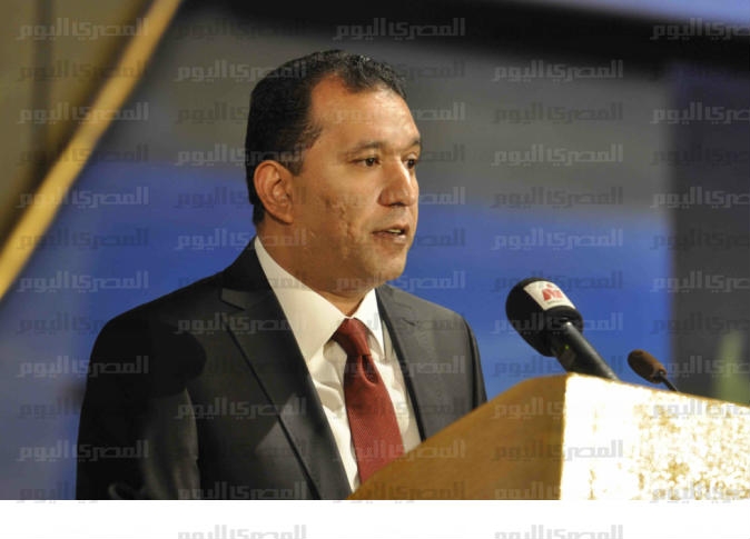 "القبائل العربية" تهدي وحدة غسيل كلوى لـ"السويس العام"